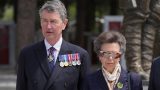 Princess anne e sir tim laurence in viaggio ufficiale all’estero