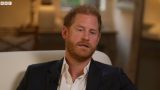 Prince Harry chiede riconciliazione con la famiglia reale e svela l’assenza di dialogo con re Carlo