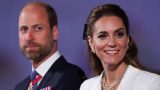 Re Carlo rinvia tradizione reale con il principe William e la principessa Kate