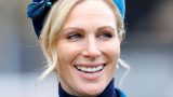 Zara tindall sfoggia un look estivo da barbie con stile e eleganza