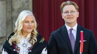 Crown princess mette-marit: il figlio in un’inaspettata apparizione pubblica