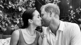 Meghan markle ignora un dettaglio importante nel post per l’anniversario di matrimonio