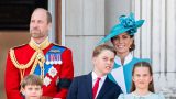 Principe william e principessa kate fotografati con la famiglia a kensington palace