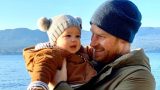Archie raggiunge una tappa importante in un video con papà Harry
