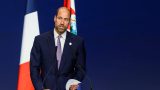 Prince William mostra le sue abilità di francese durante il viaggio a Monaco