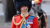 Cambiamento di principe william alla parata per il compleanno del re