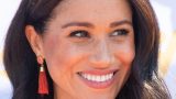 Meghan markle incanta con i suoi indispensabili estivi di moda