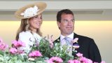 Peter phillips e harriet sperling celebrano un traguardo a royal ascot con re carlo
