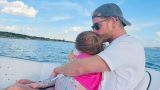 Lilibet, la principessina barefoot e la preferita di papà in foto inedite