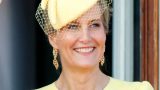 Abito giallo della duchessa sophie al royal ascot: il suo look più trendy