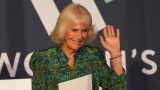Queen Camilla celebra donne autrici ispiratrici durante un’apparizione sorprendente
