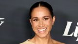 Meghan markle festeggia una grande notizia con entusiasmo