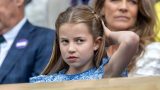 Princess charlotte timida durante l’apparizione a wimbledon con mamma kate