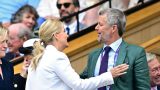 Frederik bacia duchessa Sophie in pubblico durante un’uscita congiunta